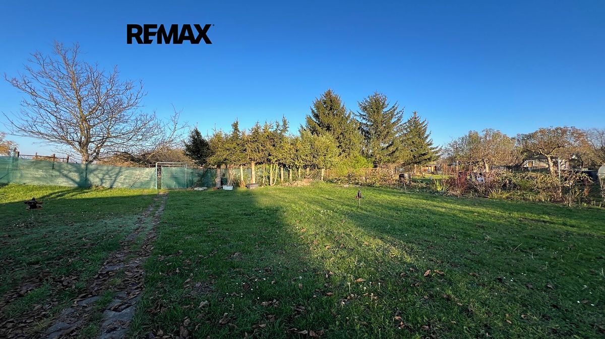 Prodej stavebního pozemku 392 m² – fotografie 4