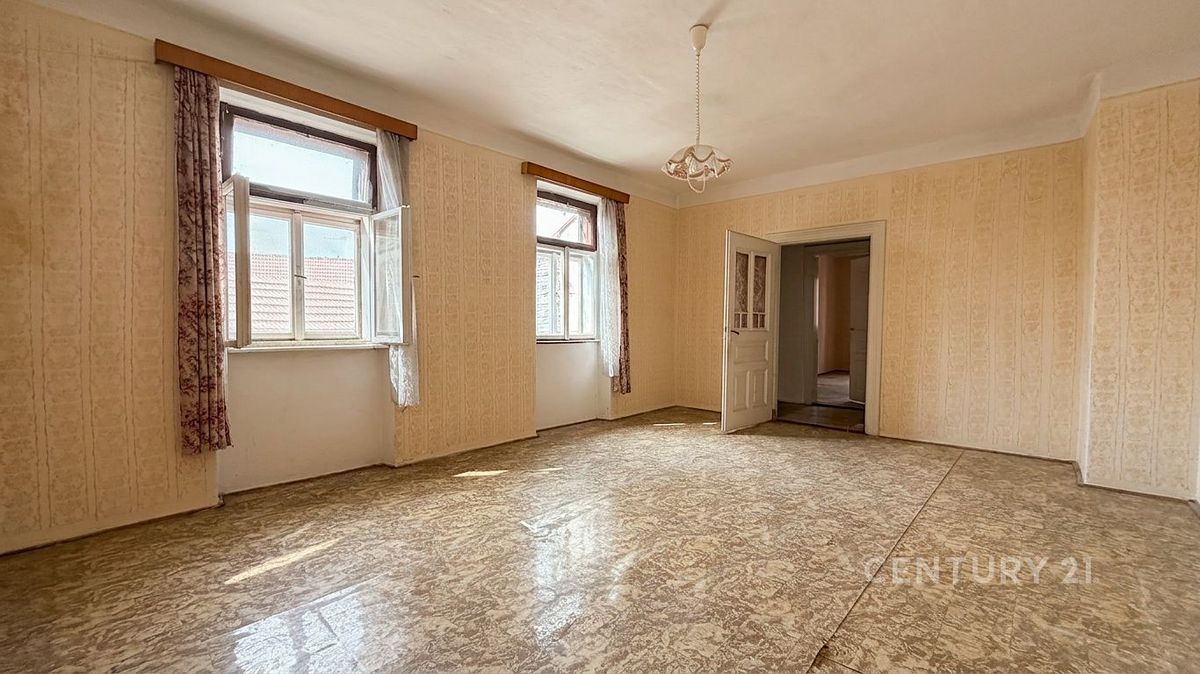 Prodej rodinného domu 180 m², pozemek 381 m² – fotografie 3