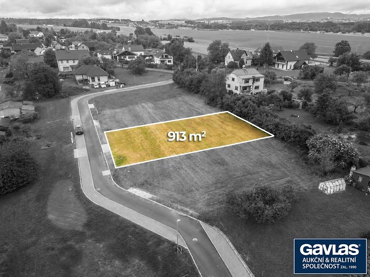 Prodej stavebního pozemku 913 m² – fotografie 2