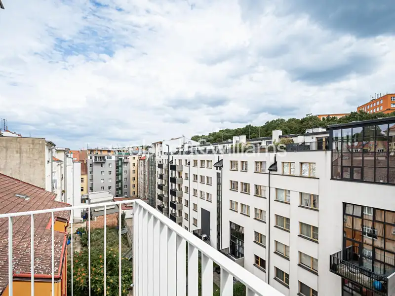 Prodej bytu 5+kk 108 m², Praha – náhled fotky 1
