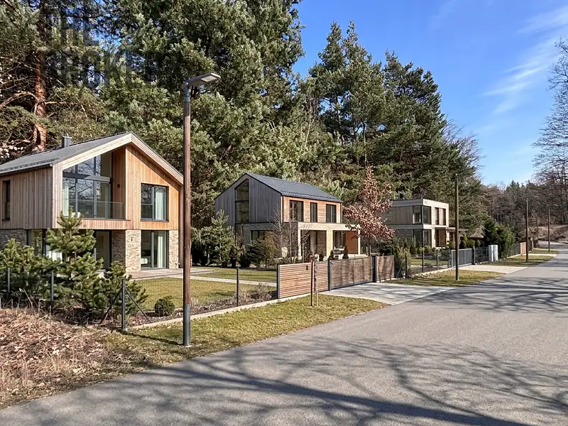 Prodej stavebního pozemku 800 m², Bezdědovice – náhled fotky 1