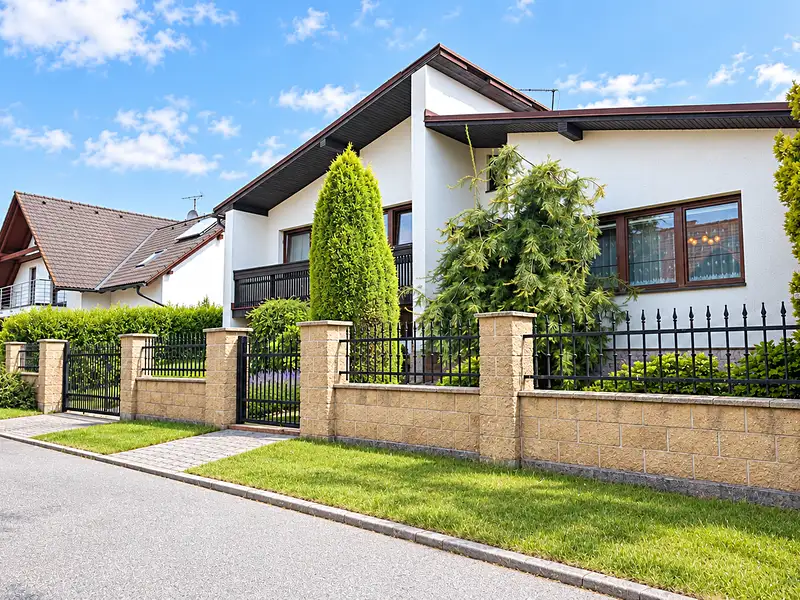 Prodej rodinného domu 200 m², pozemek 826 m², Hlinsko – náhled fotky 1