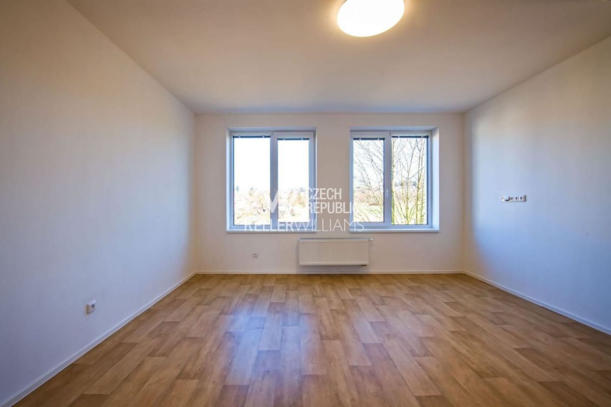 Pronájem bytu 1+kk 32 m² – fotografie 4