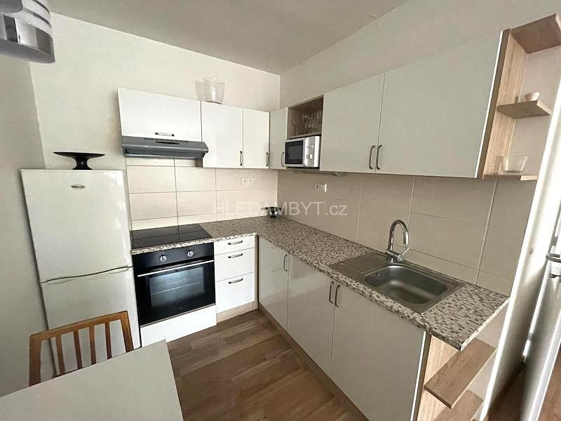 Pronájem bytu 2+kk 42 m²
