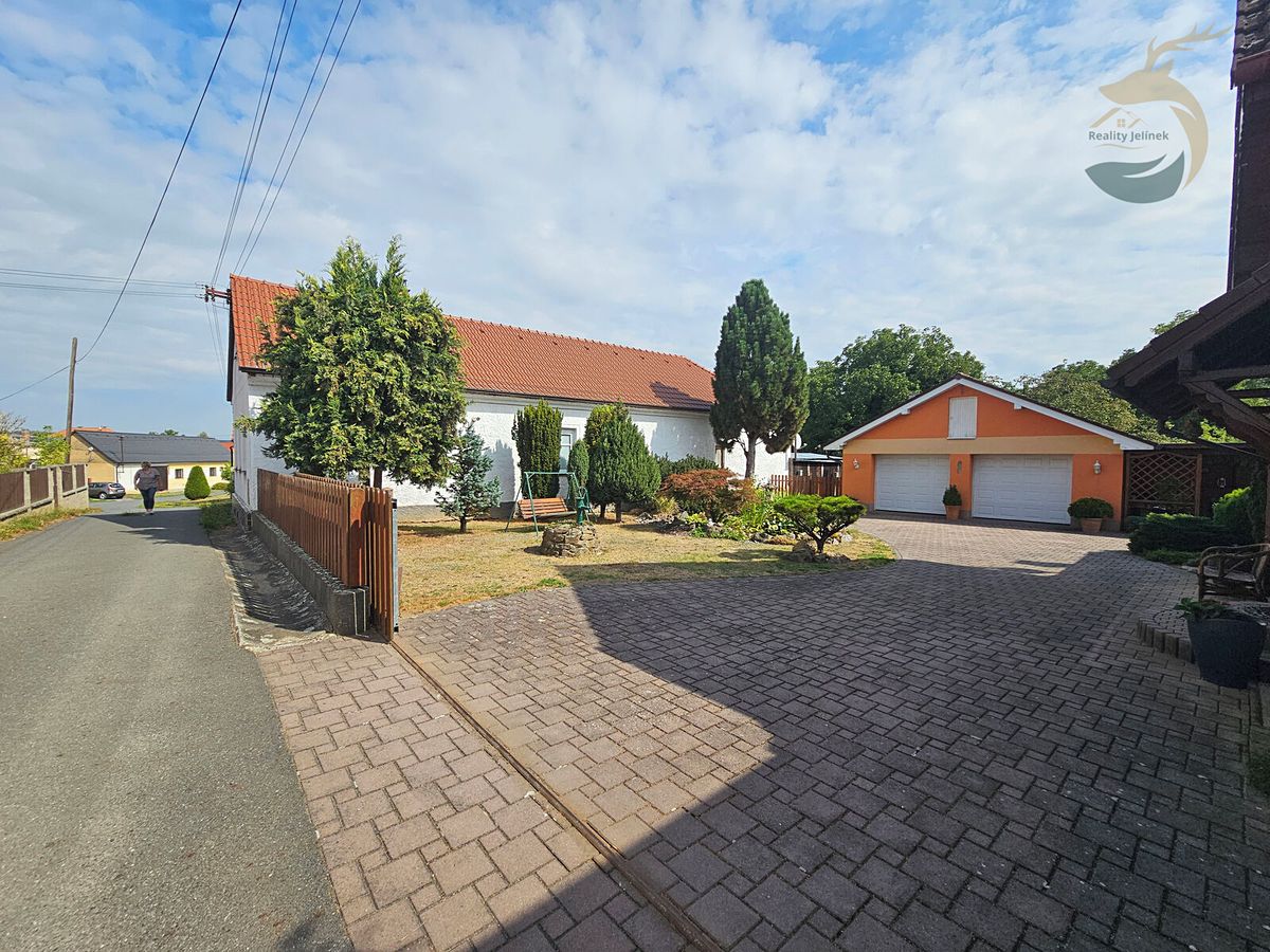 Prodej rodinného domu 148 m², pozemek 915 m² – fotografie 4