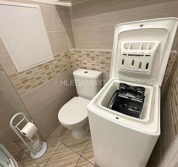 Pronájem bytu 2+kk, 42 m² (5 z 7)