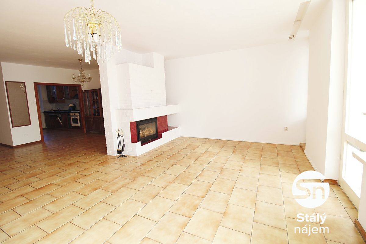 Pronájem rodinného domu 159 m², pozemek 290 m² – fotografie 2
