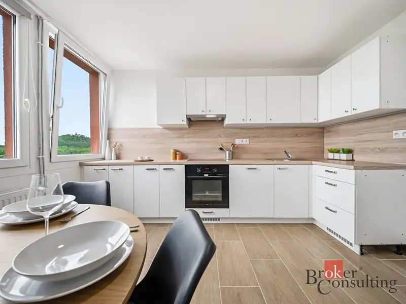 Prodej bytu 2+1 66 m², Teplice – náhled fotky 1