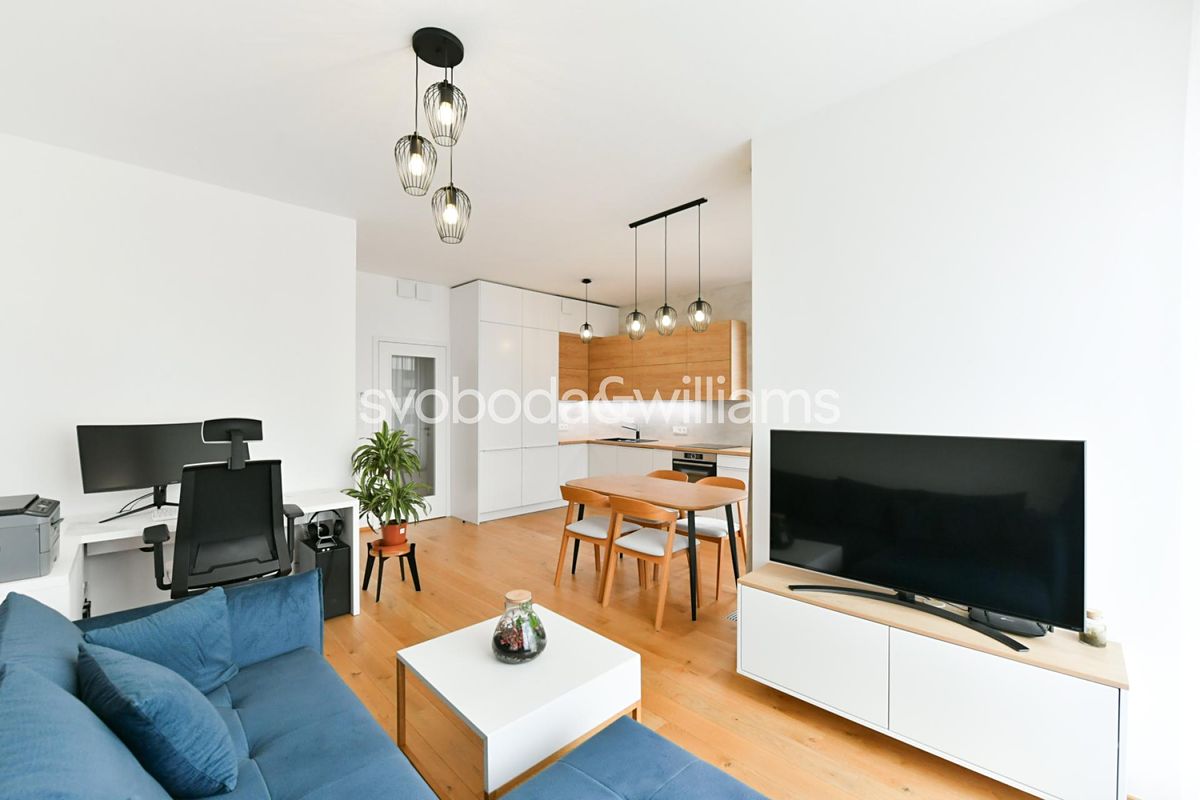 Pronájem bytu 2+kk 58 m² – fotografie 2