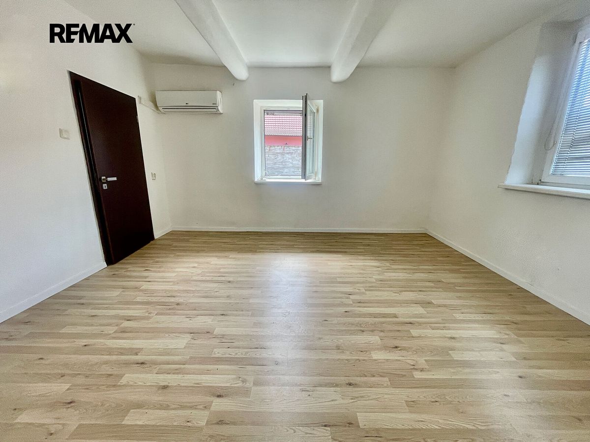 Prodej rodinného domu 62 m², pozemek 170 m² – fotografie 2