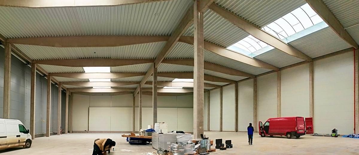 Pronájem skladového prostoru 1900 m² – fotografie 2
