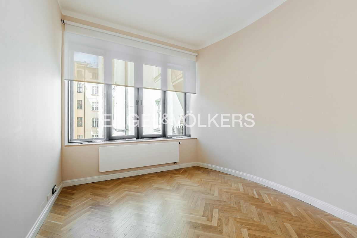 Pronájem bytu 6 pokojů a více 210 m² – fotografie 5