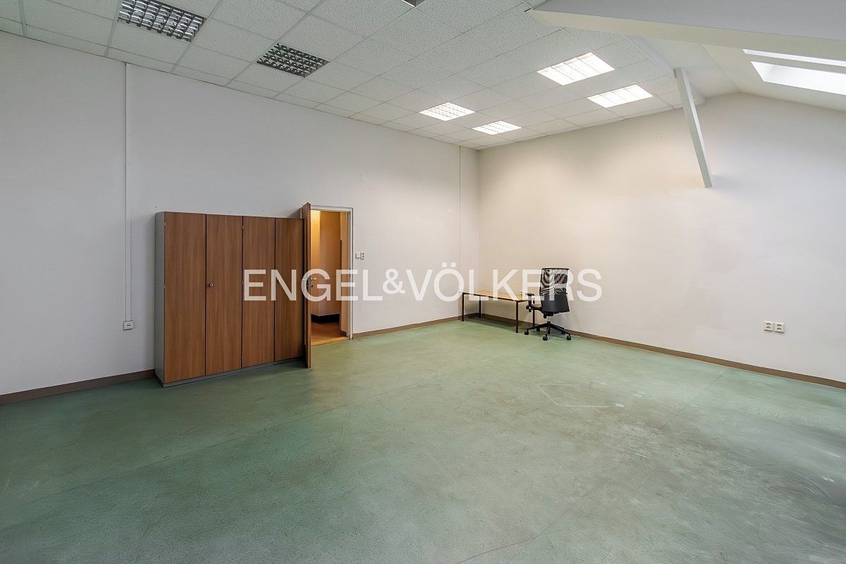 Pronájem kanceláře 212 m² – fotografie 2