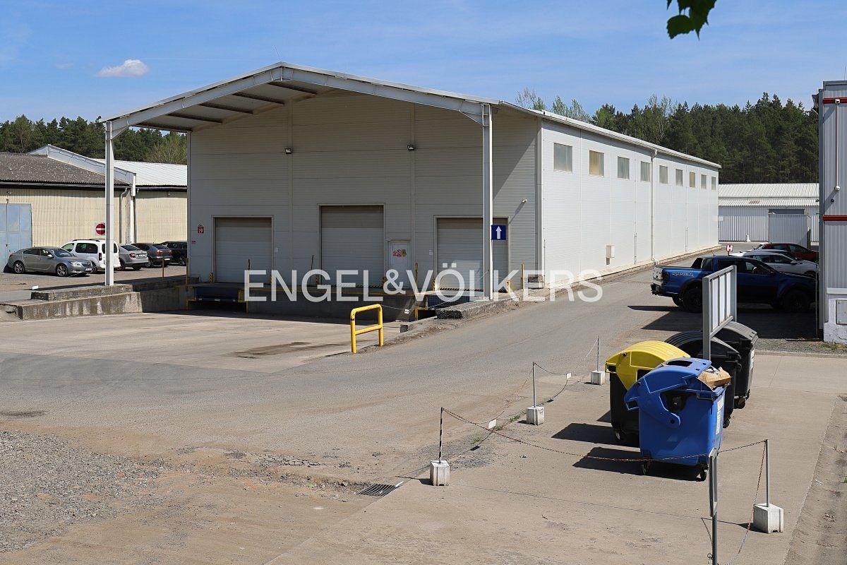 Pronájem skladového prostoru 767 m² – fotografie 2