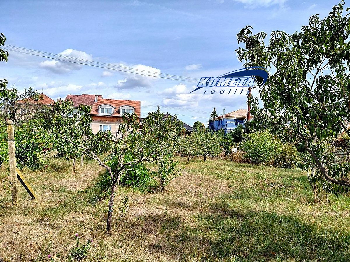 Prodej stavebního pozemku 2112 m² – fotografie 2