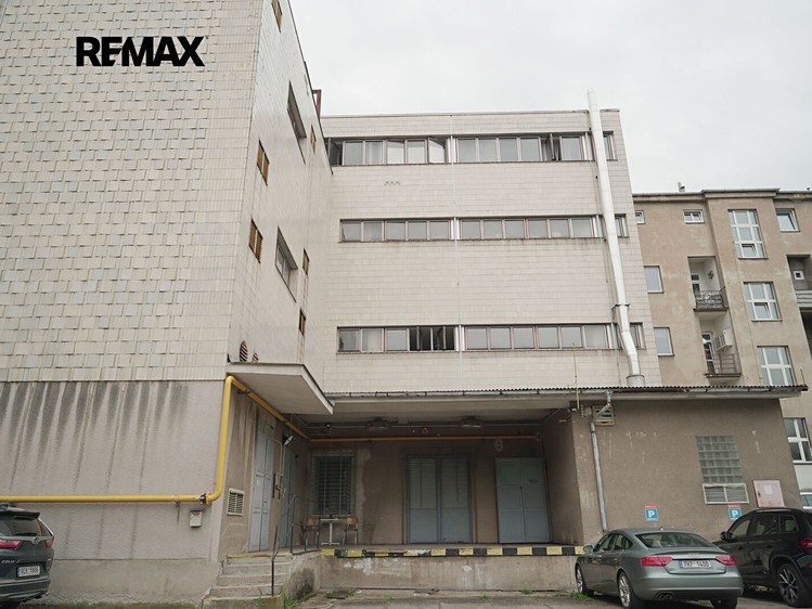 Комерційне приміщення в оренду, 865 м² (28 з 38)