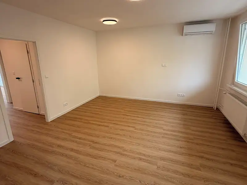 Prodej bytu 4+1 86 m², Praha – náhled fotky 3
