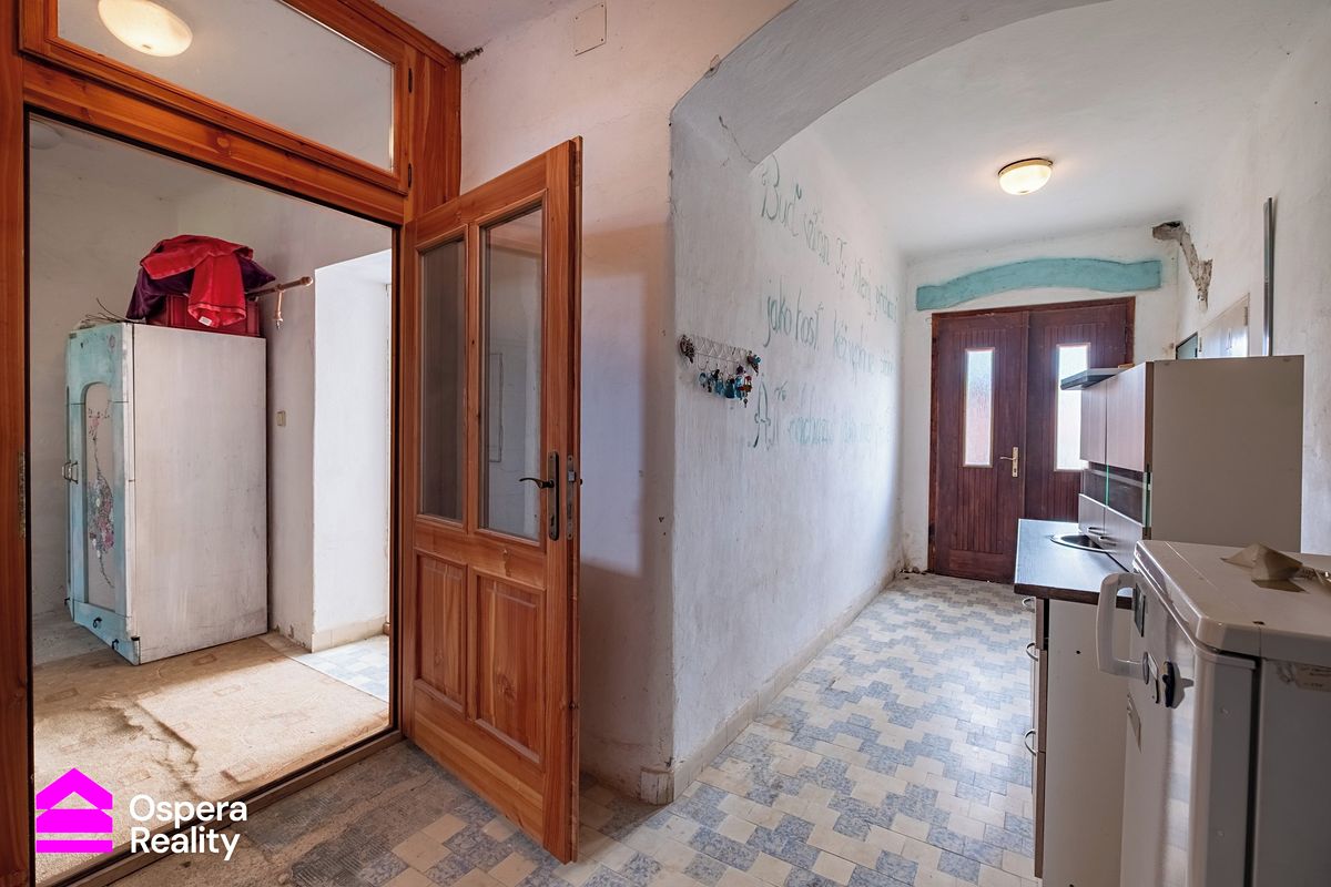 Prodej rodinného domu 260 m², pozemek 575 m² – fotografie 4