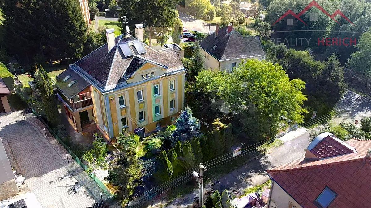 Prodej vícegeneračního domu 400 m², pozemek 1034 m² – fotografie 5
