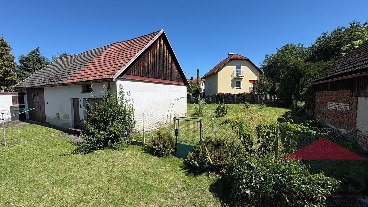 Prodej rodinného domu 85 m², pozemek 951 m² – fotografie 2