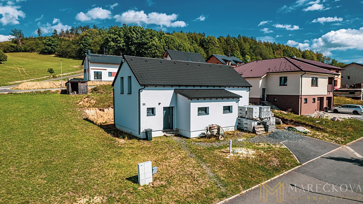Prodej rodinného domu 178 m², pozemek 808 m²