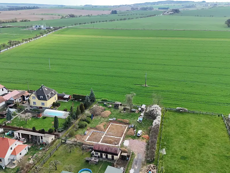 Prodej stavebního pozemku 1300 m², Šťáhlavy – náhled fotky 1