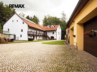 Prodej zemědělské usedlosti 550 m², pozemek 128985 m²