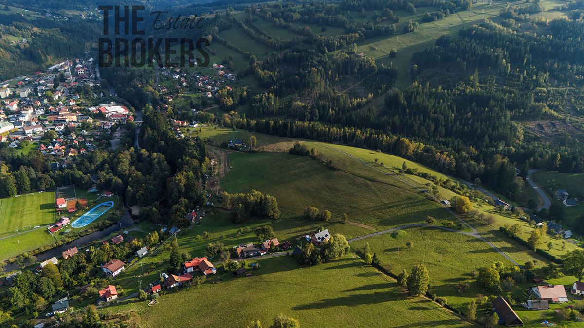 Prodej stavebního pozemku 933 m² – fotografie 3