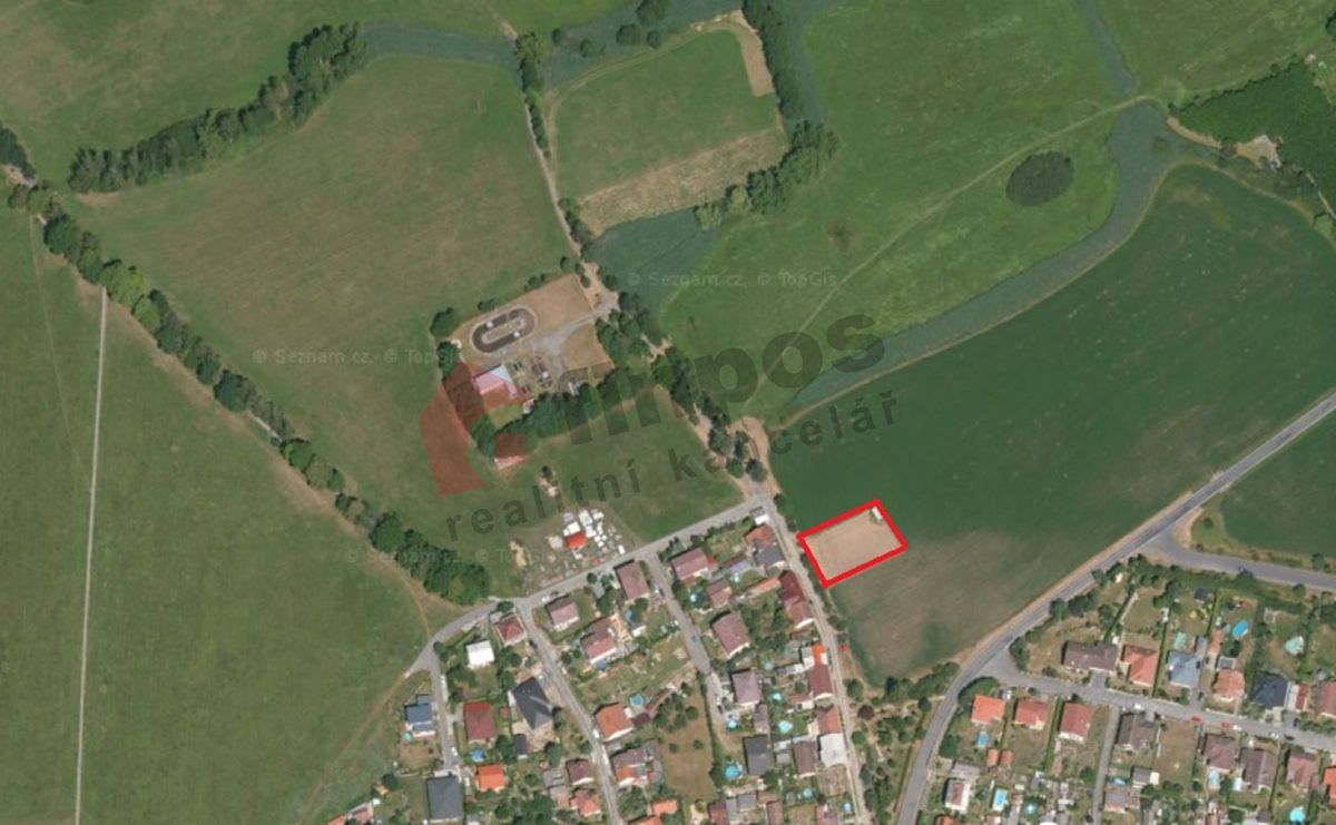 Prodej stavebního pozemku 1036 m² – fotografie 2