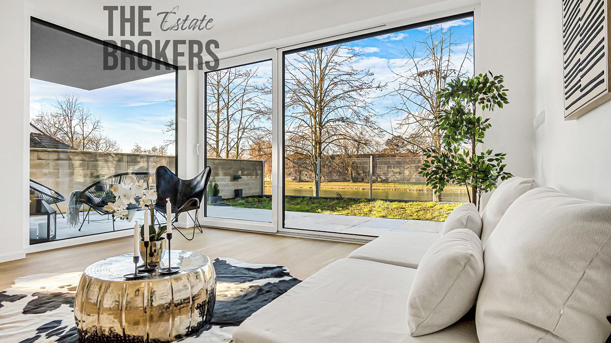 Prodej rodinného domu 214 m², pozemek 324 m² – fotografie 2