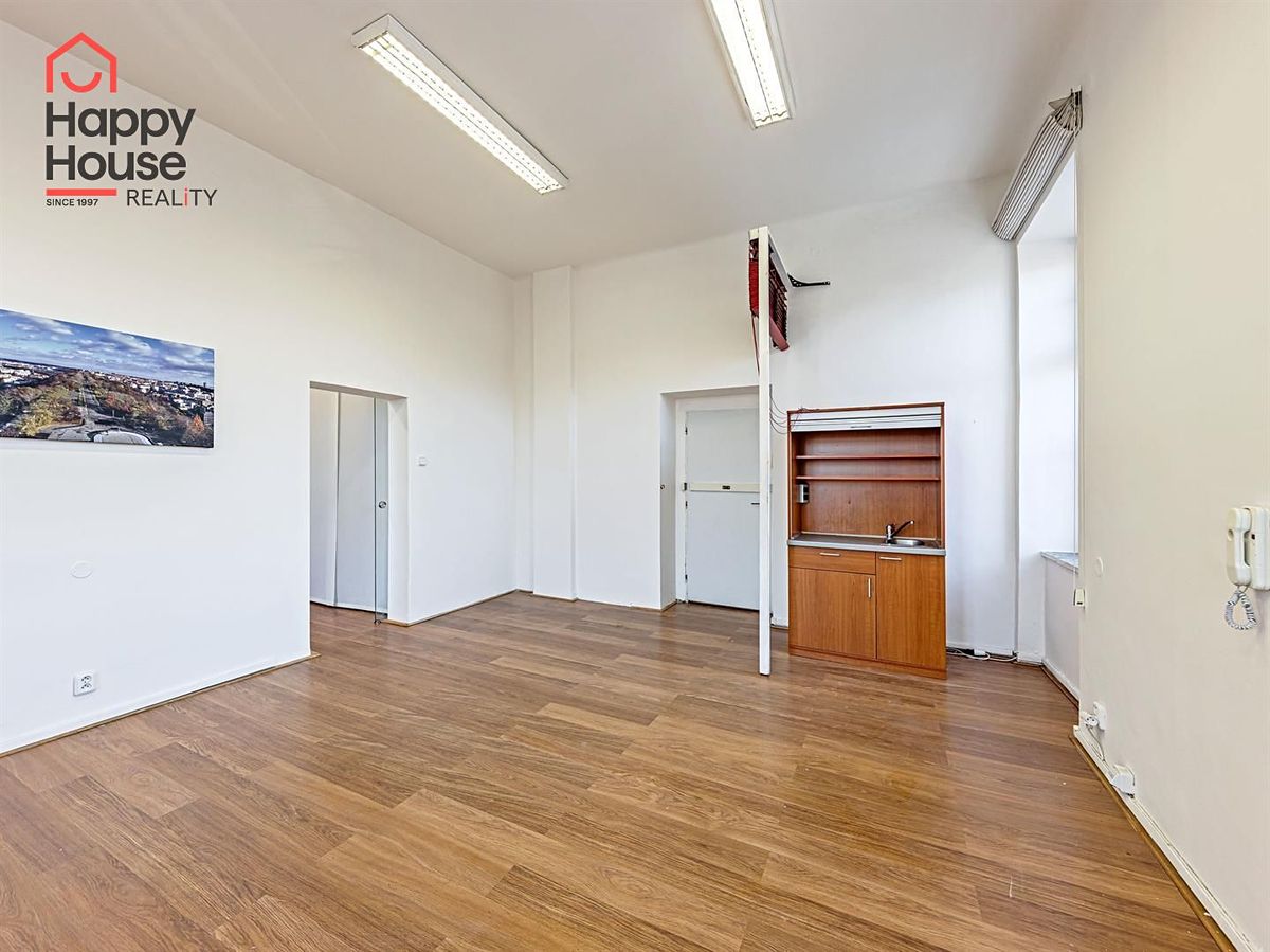 Pronájem kanceláře 47 m² – fotografie 2