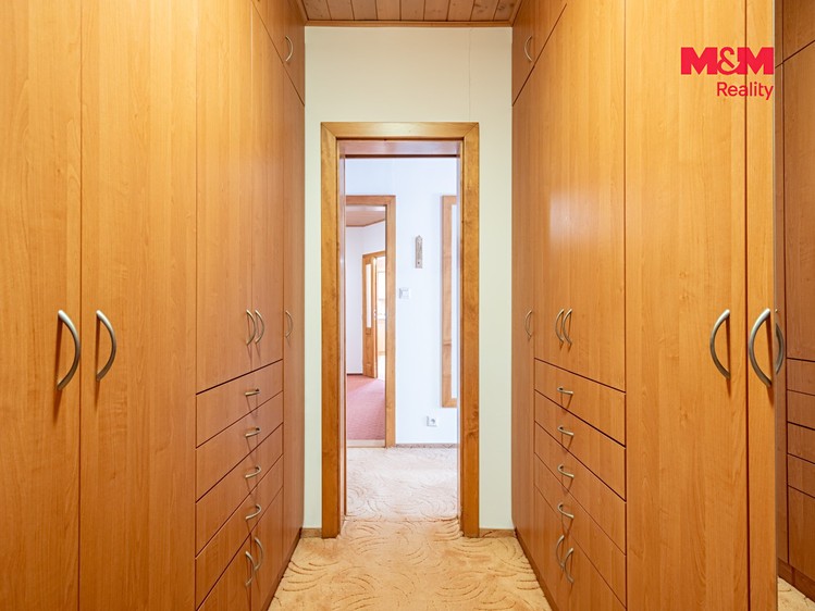 Prodej domu, 250 m² (16 z 30)