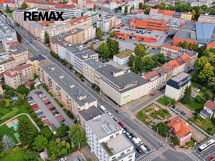 Комерційне приміщення в оренду, 865 м² (35 з 38)