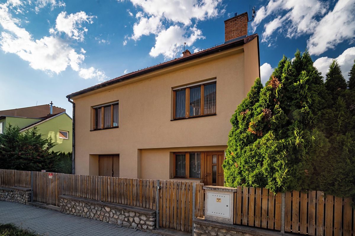 Prodej rodinného domu 203 m², pozemek 1039 m²