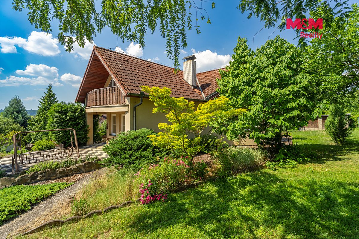 Prodej rodinného domu 281 m², pozemek 1613 m² – fotografie 2