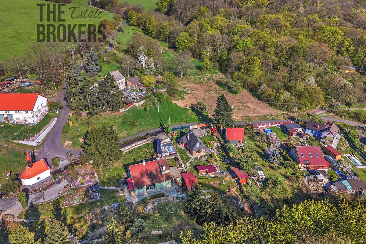 Prodej stavebního pozemku 1718 m², Chuderov – fotka 1 z 3