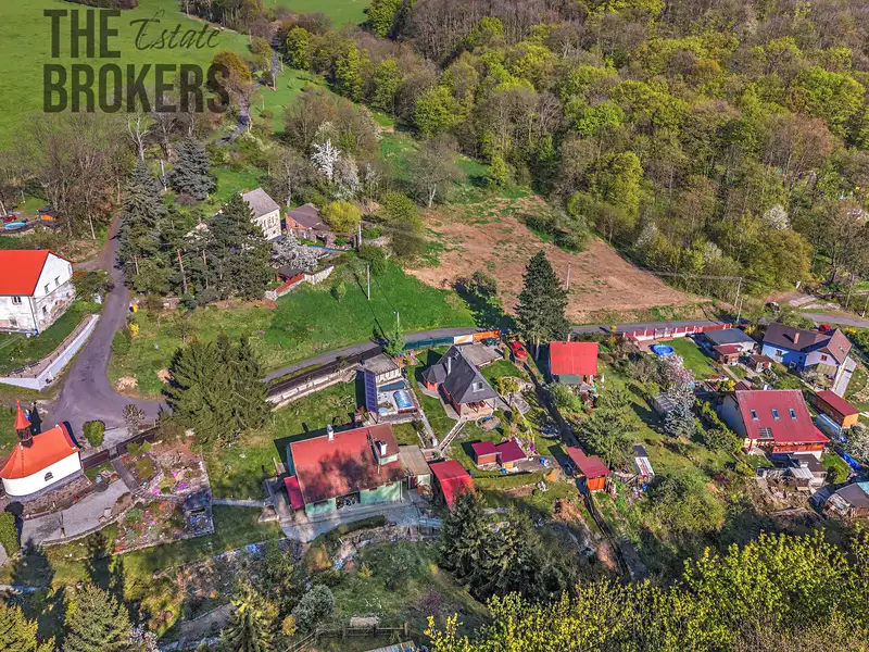 Prodej stavebního pozemku 1718 m², Chuderov – náhled fotky 1
