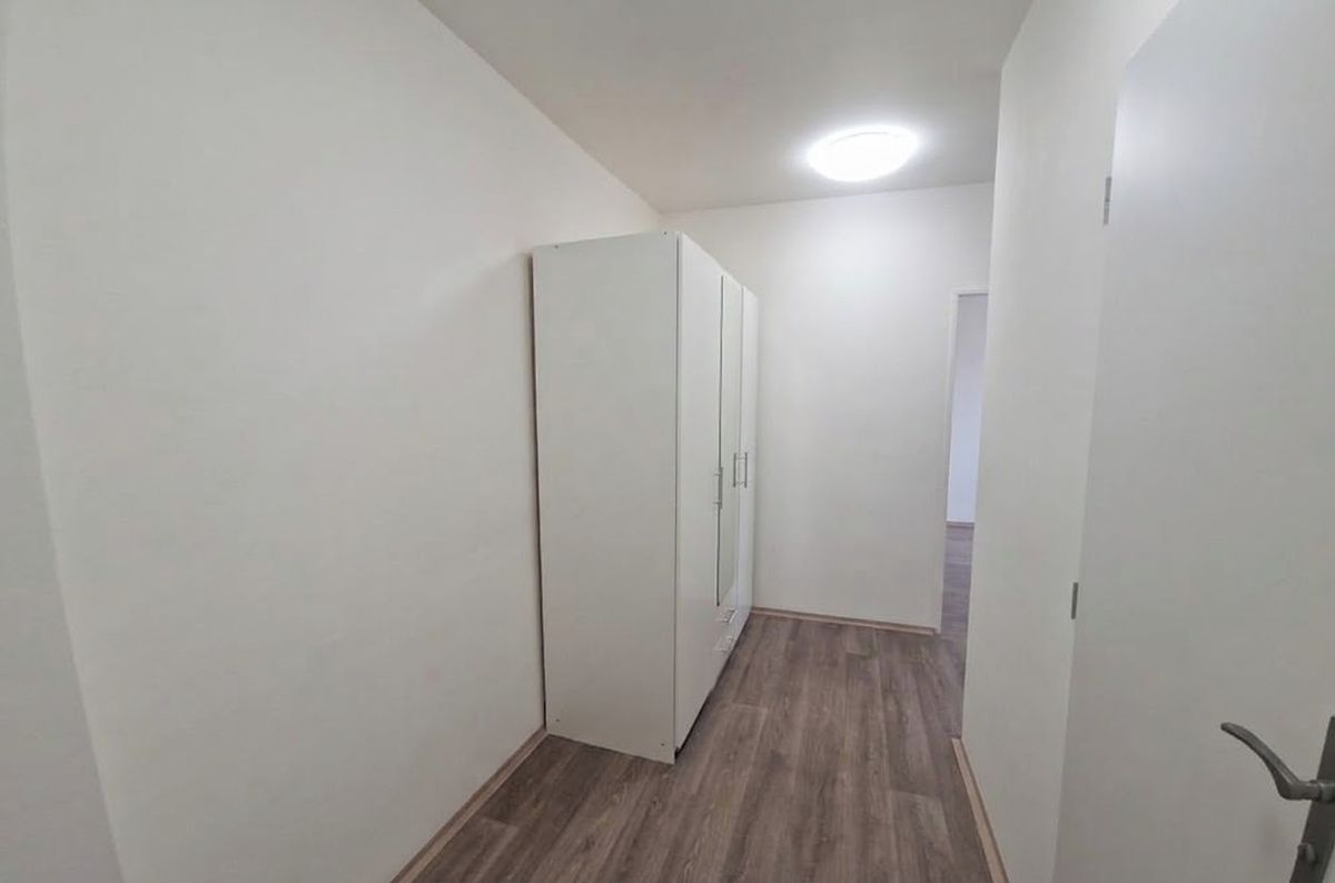 Pronájem bytu 2+kk 40 m² – fotografie 3