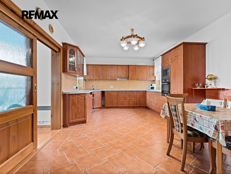 Комерційне приміщення на продаж, 1 050 м² (5 з 52)