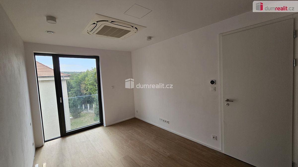 Pronájem bytu 2+kk 68 m² – fotografie 4