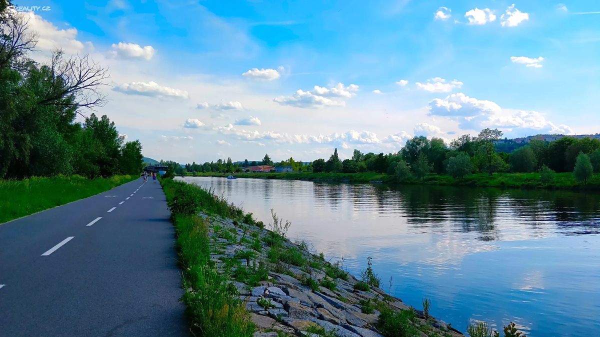 Prodej rodinného domu 340 m², pozemek 530 m² – fotografie 3