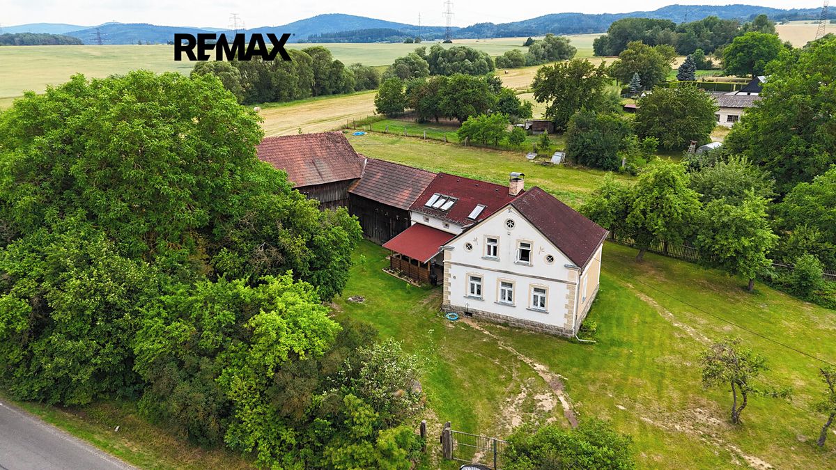 Prodej rodinného domu 300 m², pozemek 3129 m²