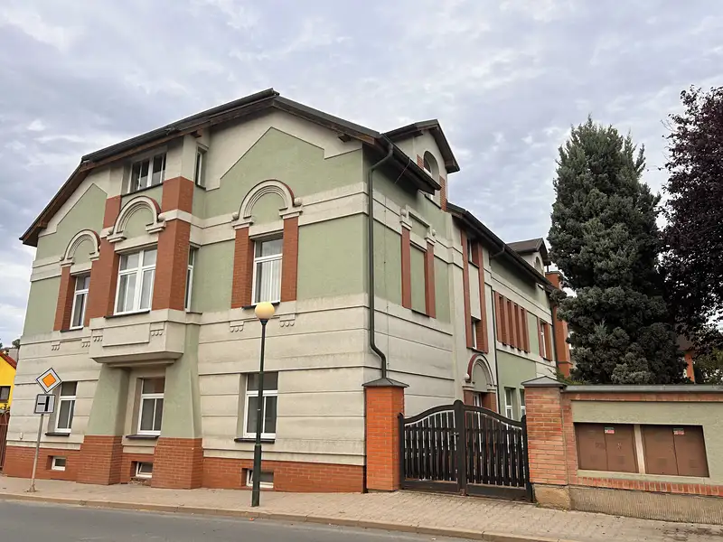 Pronájem kanceláře 240 m², Dobrovice – náhled fotky 1
