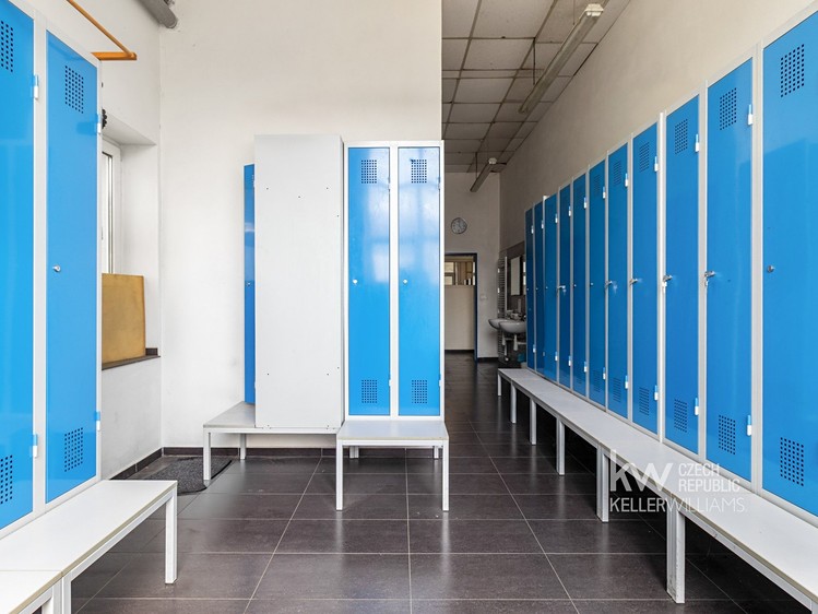 Комерційне приміщення в оренду, 1 700 м² (35 з 69)