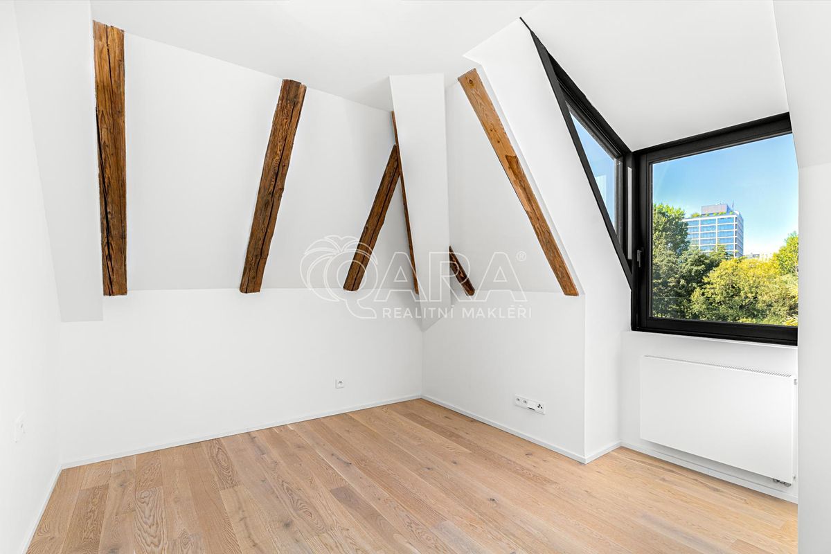 Pronájem bytu 5+kk 107 m² – fotografie 4