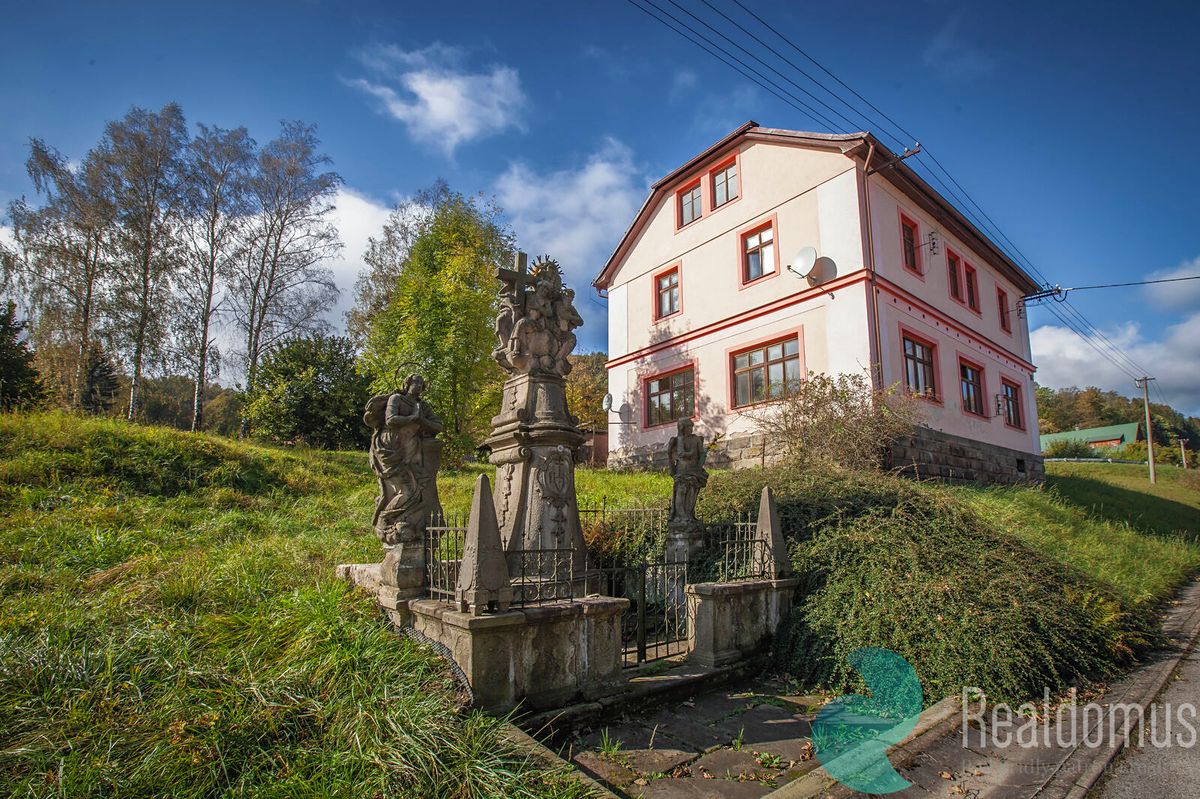 Prodej vícegeneračního domu 204 m², pozemek 1296 m² – fotografie 4