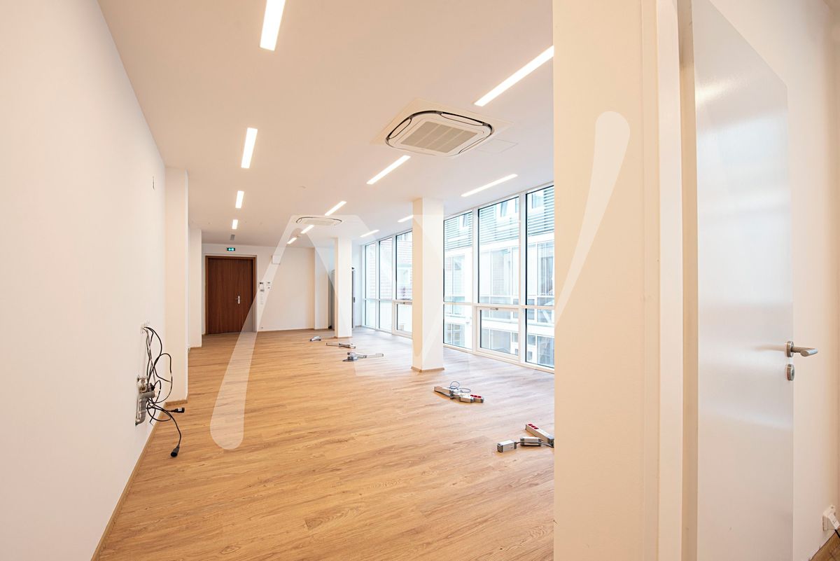 Pronájem kanceláře 86 m² – fotografie 3