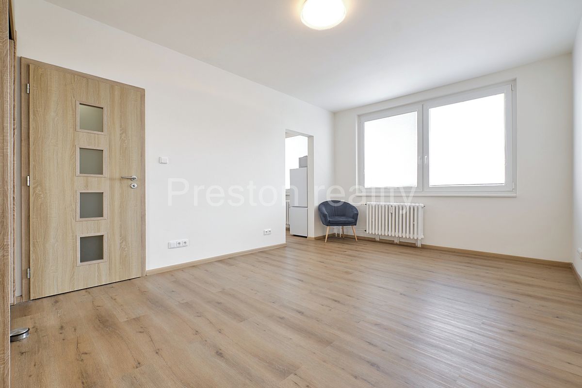 Pronájem bytu 1+kk 28 m²