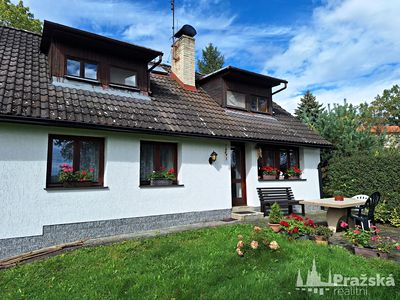 Prodej rodinného domu 192 m², pozemek 3819 m²