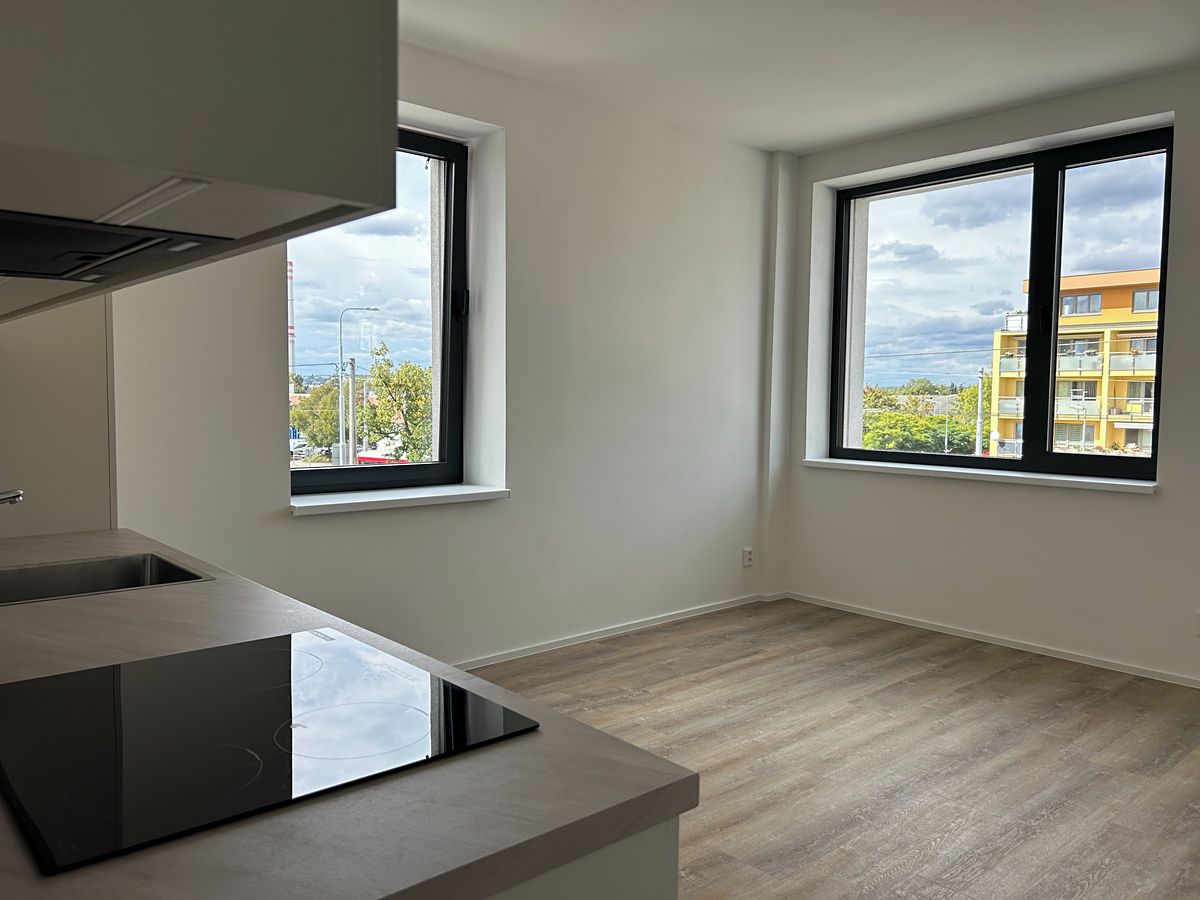Pronájem bytu 2+kk 43 m² – fotografie 2